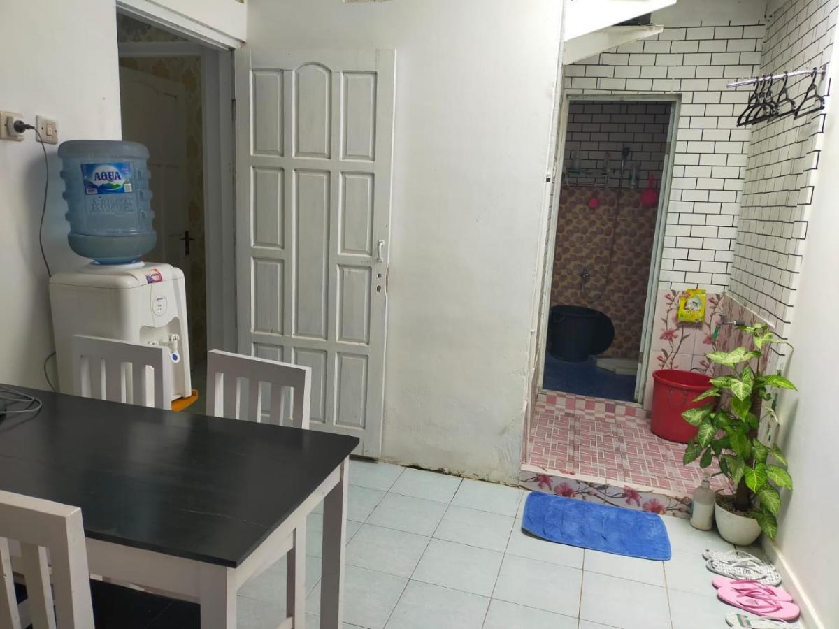 Shifana Homestay Syariah Yogyakarta Exteriör bild