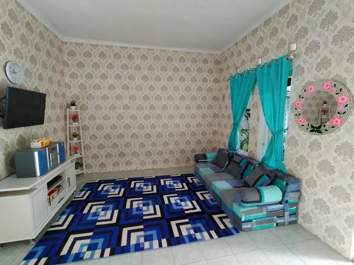Shifana Homestay Syariah Yogyakarta Exteriör bild