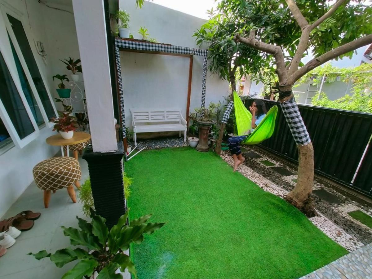 Shifana Homestay Syariah Yogyakarta Exteriör bild